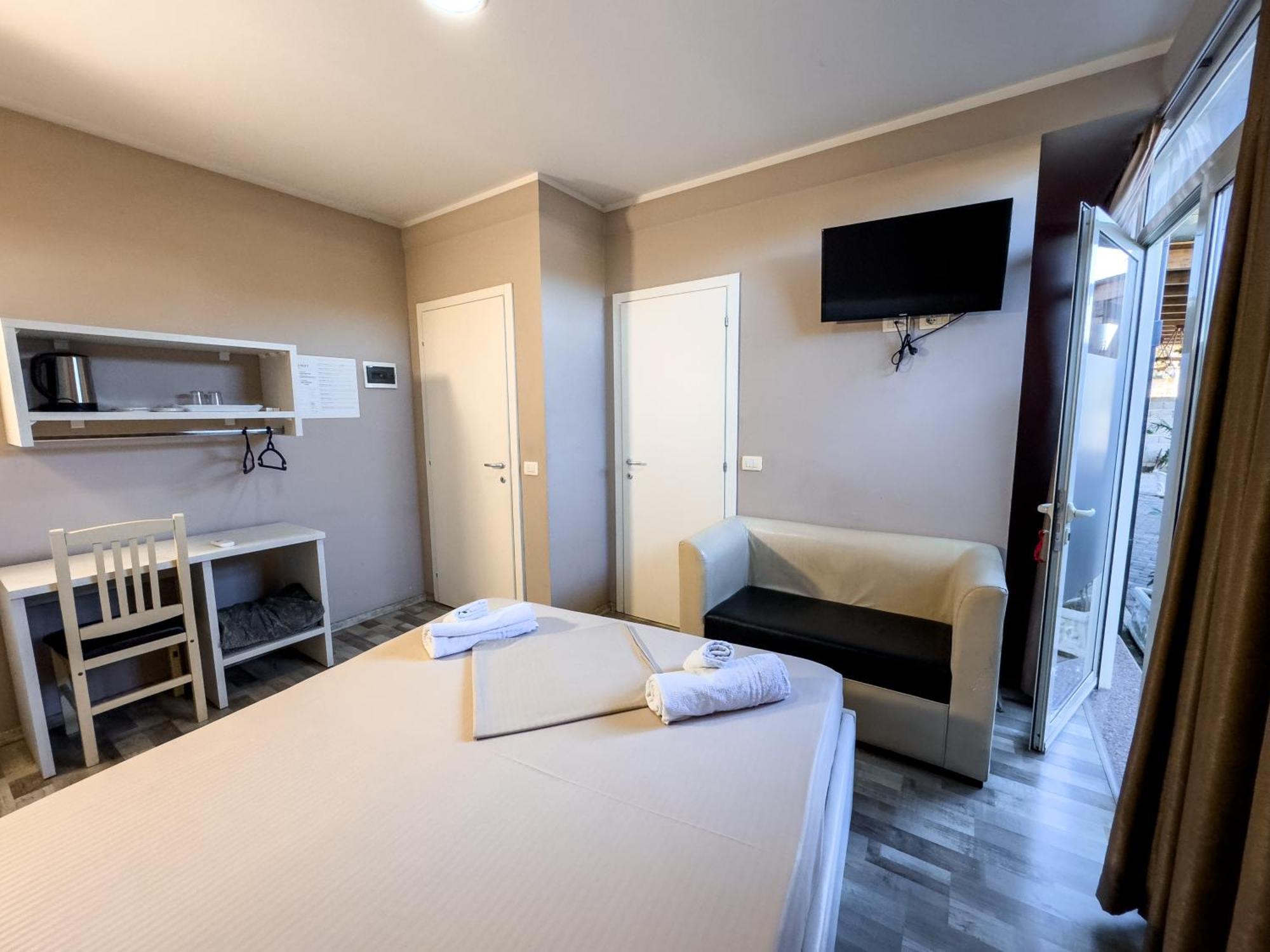 Shkodra Budget Hotel Экстерьер фото